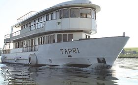 Tapri - Hotel Flutuante